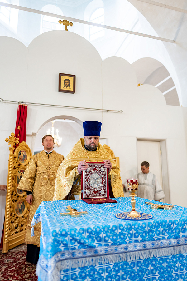 Архиерейское богослужение в Богородицерождественском храме деревни Старое г.о. Ступино